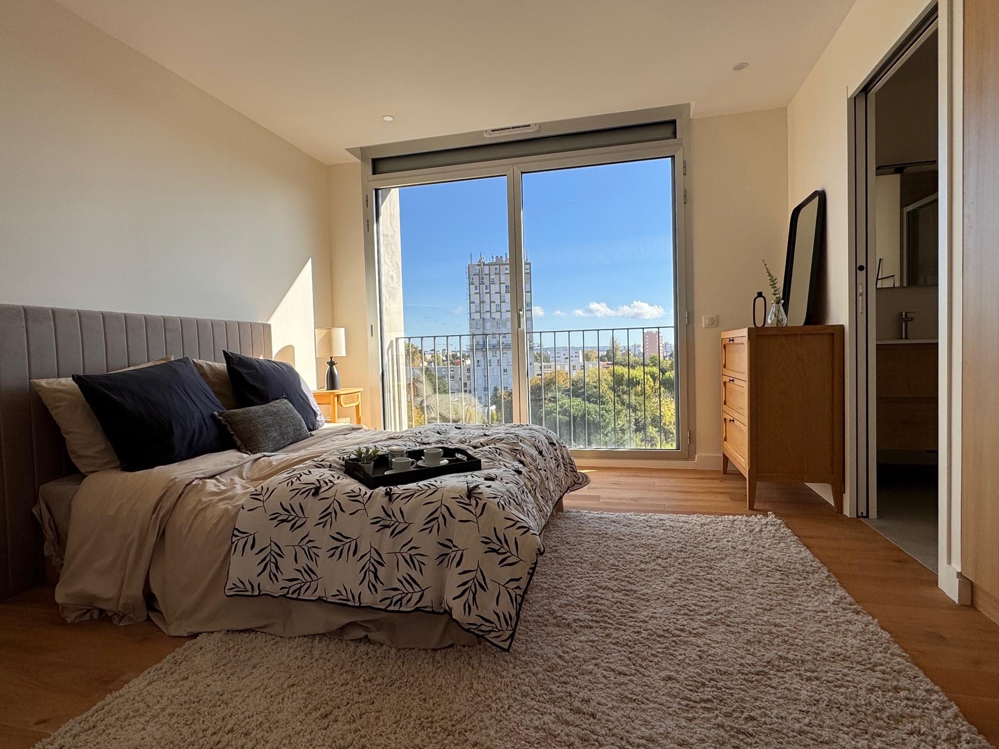 SKYLINE — photo 5